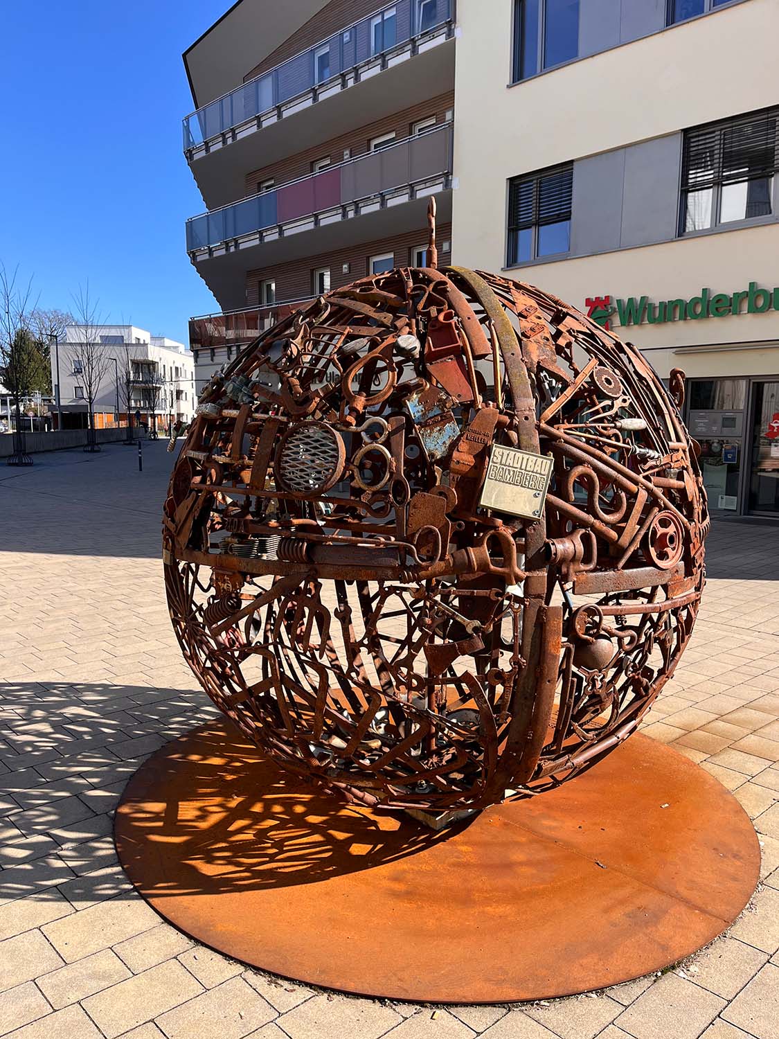 Kunstobjekt im Ulanenpark der STADTBAU BAMBERG